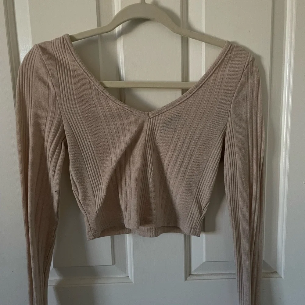 beige crop - Picture 1 of 1